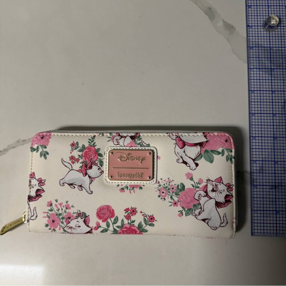 Disney Aristocats Wallet - Picture 2 of 7